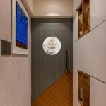 Name Plate for Flat/Home/Hotel name plate for home entrance round shape Gold 3d emboss 10x10 inch with screws